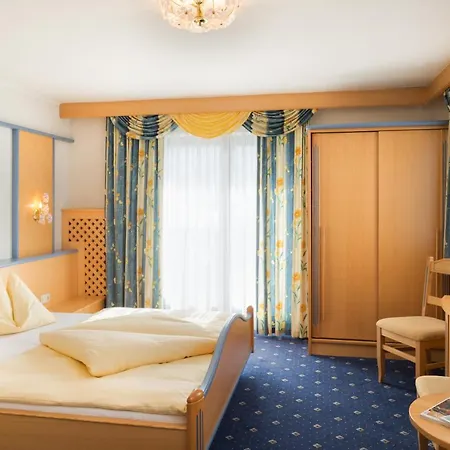 Hotel Altachhof 3*