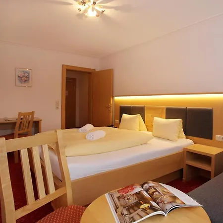 Altachhof 3*